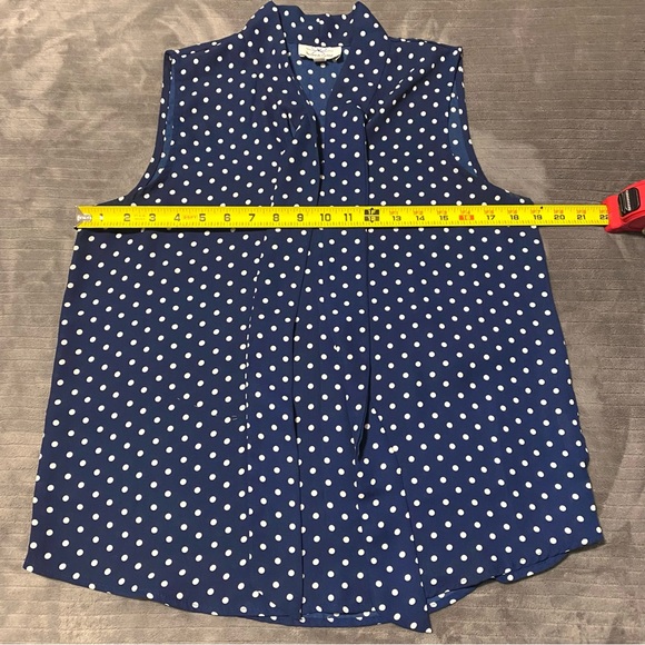 Polka Dot Sleeveless Blouse - Picture 6 of 8